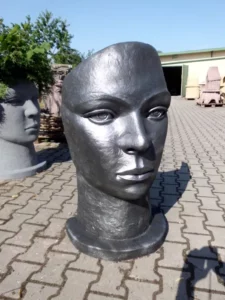 Donica głowa rzeźba do ogrodu